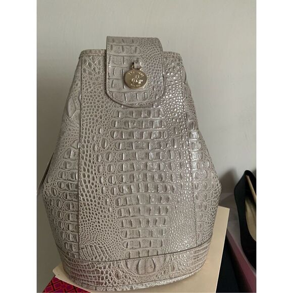 NWOT Brahmin Melbourne Allie Sling Backpack - Picture 4 of 7